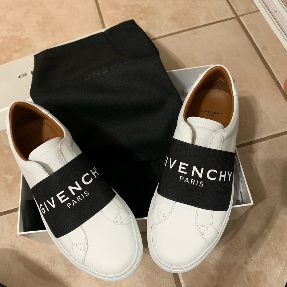 Givenchy Sneakers